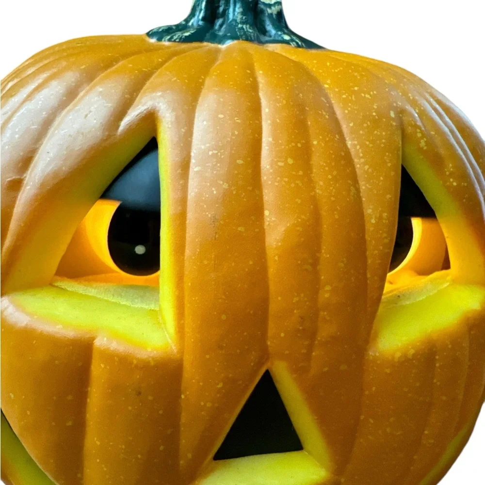 Halloween Talking Pumpkin Motion‎ Sensored Eyes Open & Mouth Moves Creepy Decor
